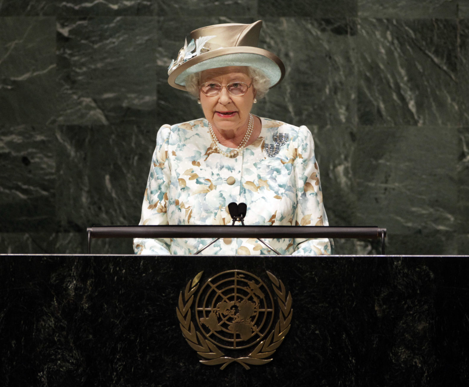 2010: Queen Elizabeth II